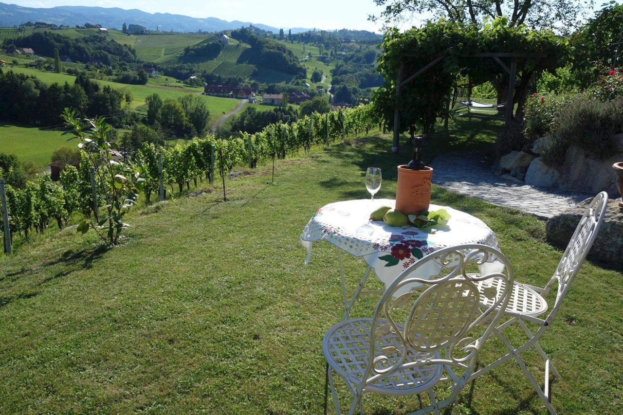 Das Weinberghaus Ratsch an der Weinstrasse Exterior photo